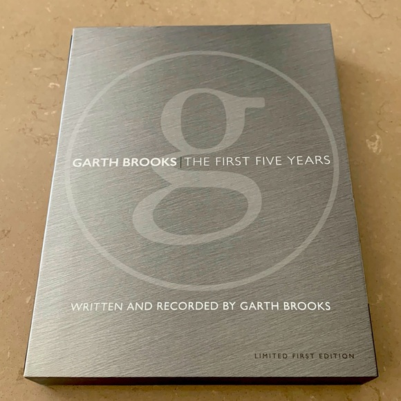 Garth Brooks collectible - Picture 1 of 6